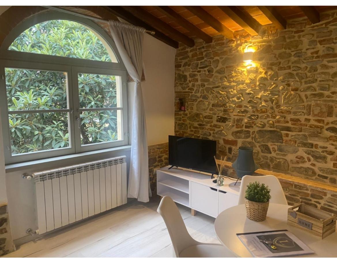 La Torre Di Borgunto - Piazza Grande Apartment *
