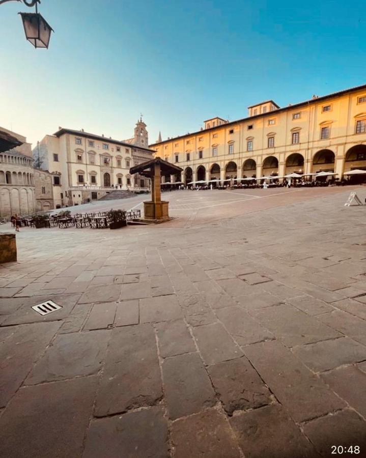 La Torre Di Borgunto - Piazza Grande *