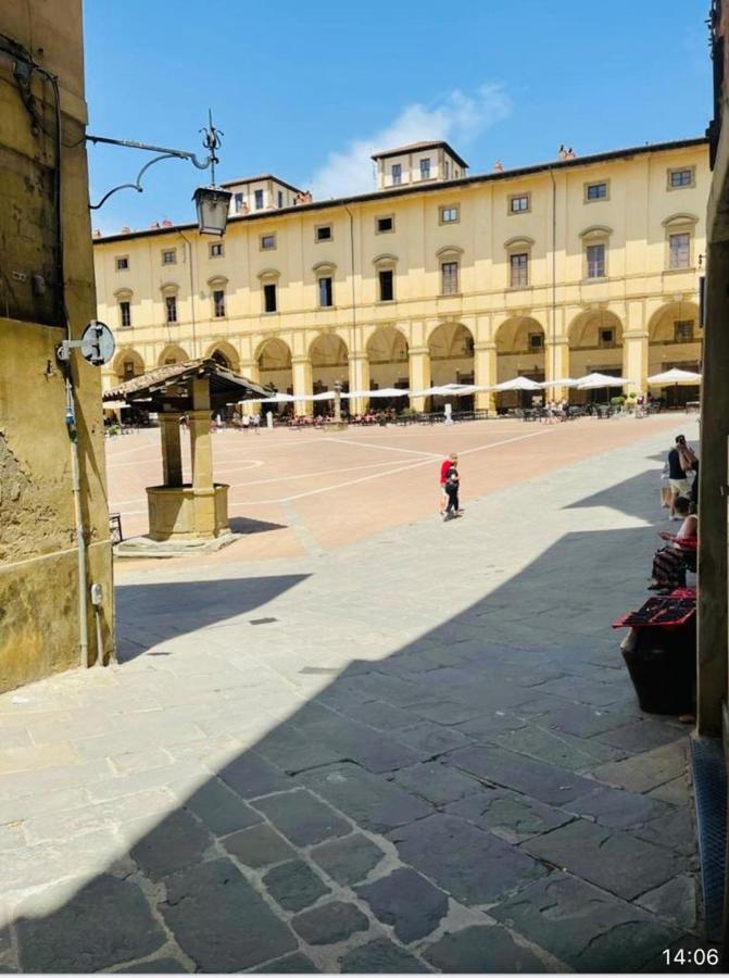 La Torre Di Borgunto - Piazza Grande *