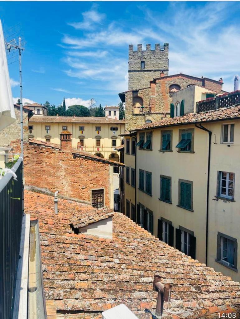 La Torre Di Borgunto - Piazza Grande